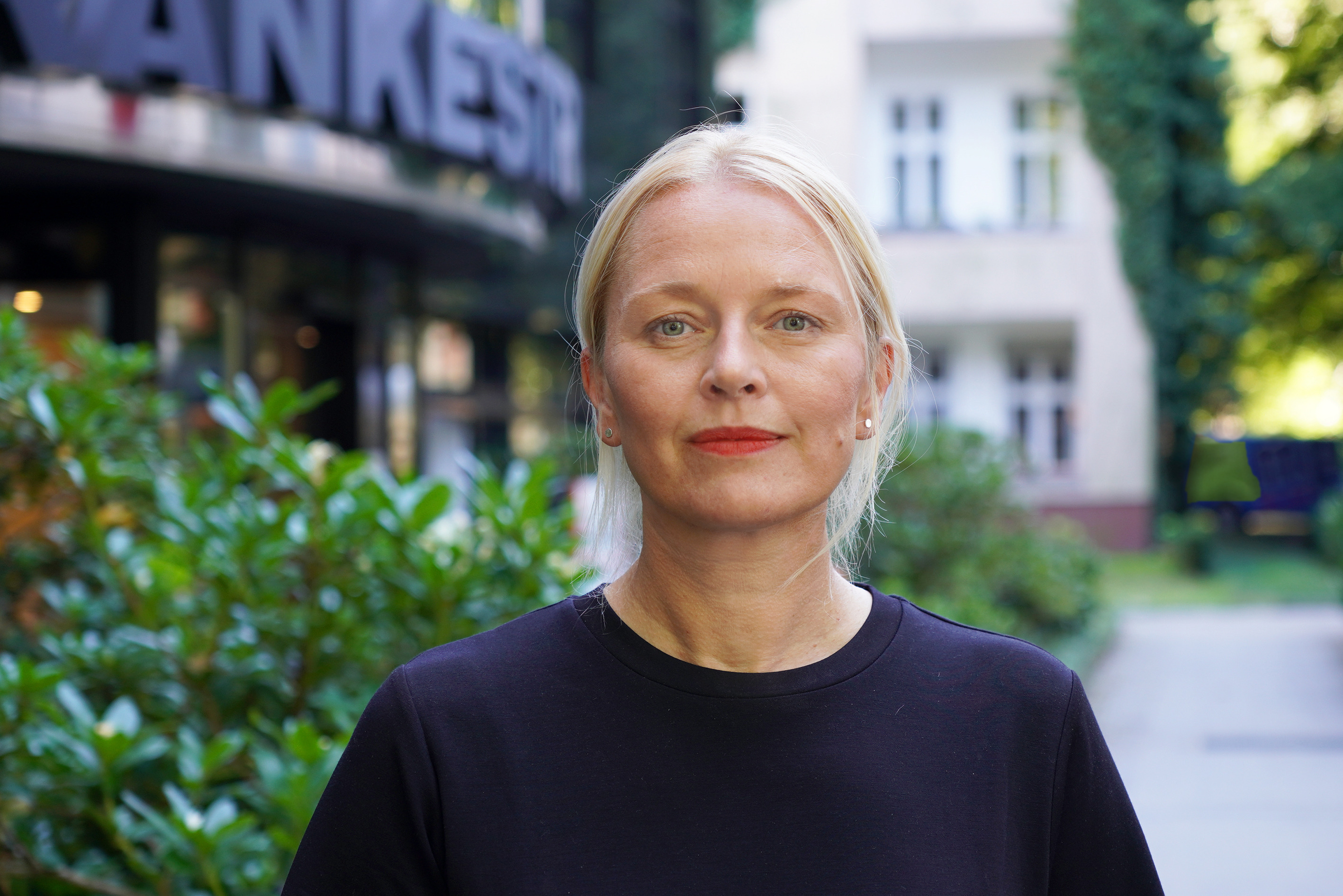 Prof. Susanne Brorson leitet ein forschungsorientiertes Architekturbüro auf Rügen und nutzt gebaute Prototypen, um Konzepte praktisch zu erproben.