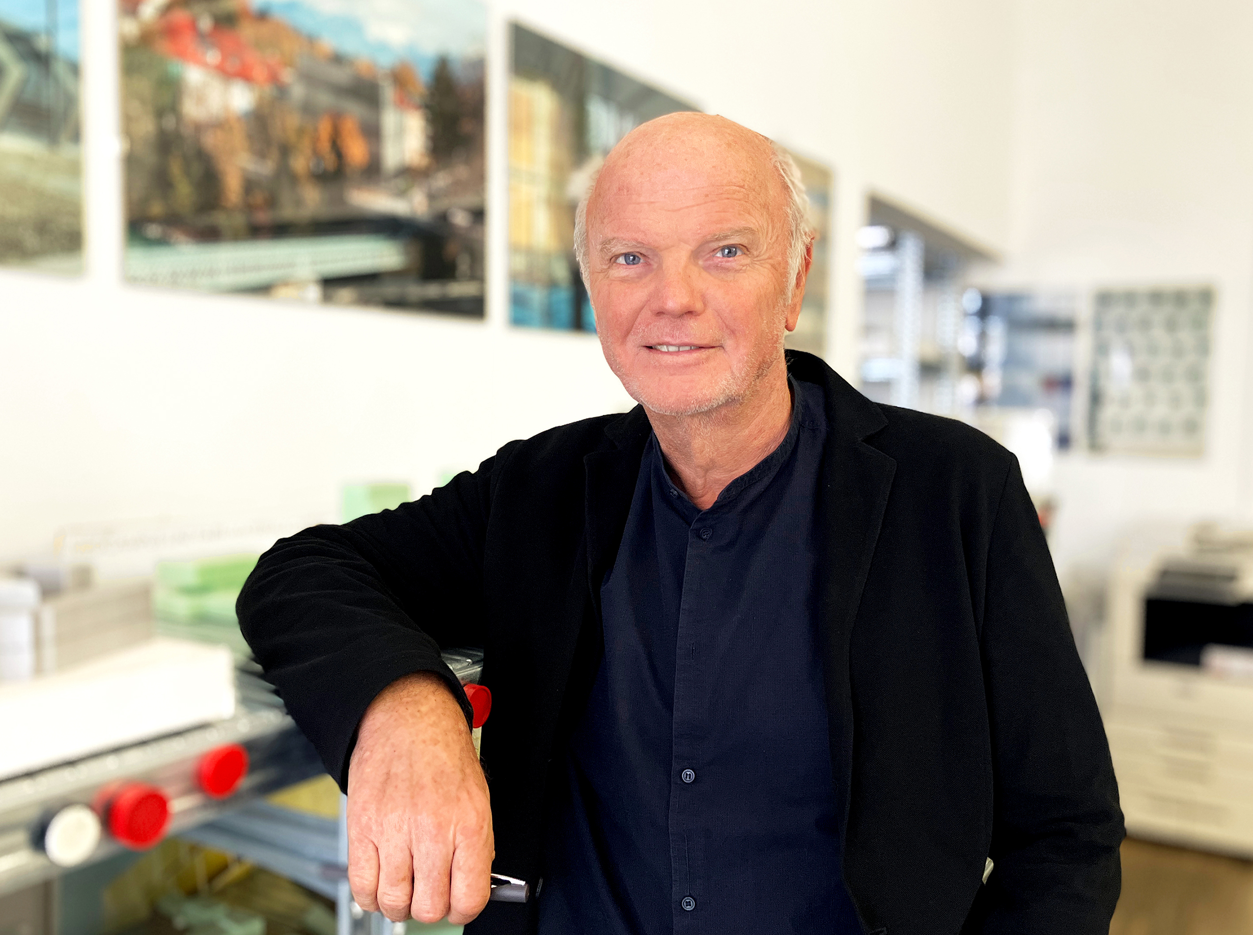 Architect Peter Lorenz from LORENZateliers in the BUWOG podcast GLÜCKLICH WOHNEN (HAPPY LIVING). Photo: Michael DivéHNEN. Foto: Michael Divé